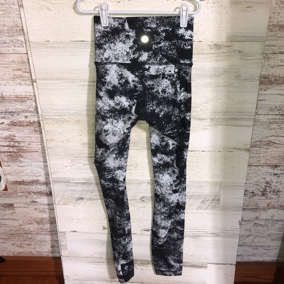 Lululemon Wunder Under Full-On Luxtreme
Aerify Jacquard Black Alpine White 2​​ - Picture 12 of 15